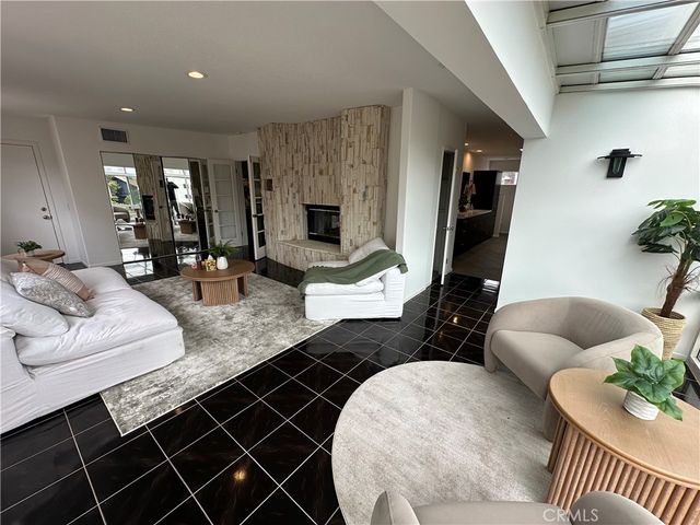 3851 Cazador, Los Angeles, CA 90065