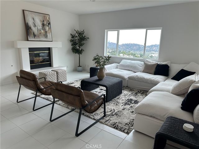 3851 Cazador, Los Angeles, CA 90065