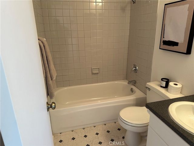 3851 Cazador, Los Angeles, CA 90065