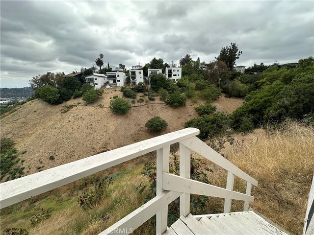 3851 Cazador, Los Angeles, CA 90065