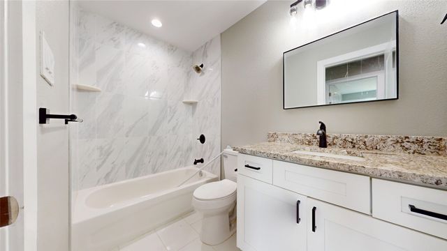 5707 Lake Granbury Trail, Granbury, TX 76048