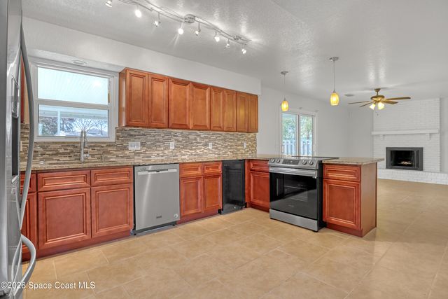 1074 Castile Road SE 9, Palm Bay, FL 32909