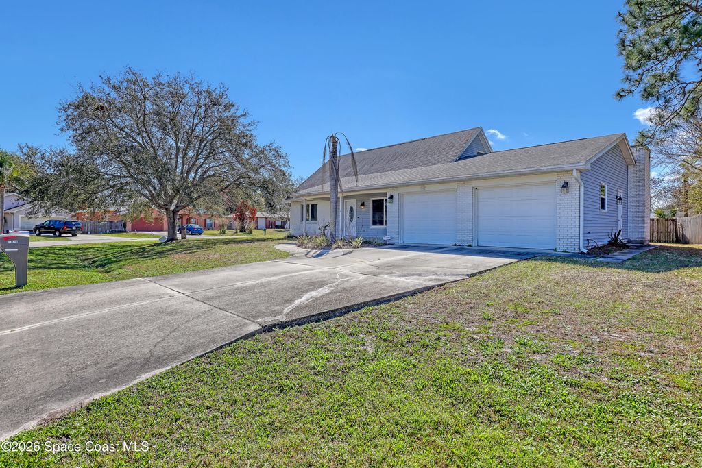 1074 Castile Road SE 9, Palm Bay, FL 32909