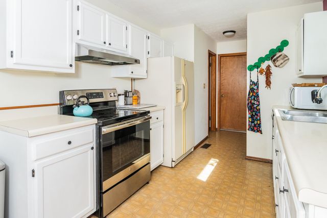 3842 S Laurel Court, Bloomington, IN 47401