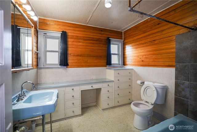 715 N Broadway Street, Aberdeen, WA 98520