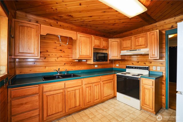 715 N Broadway Street, Aberdeen, WA 98520