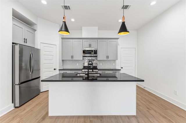 2217 Lee Street, Houston, TX 77026