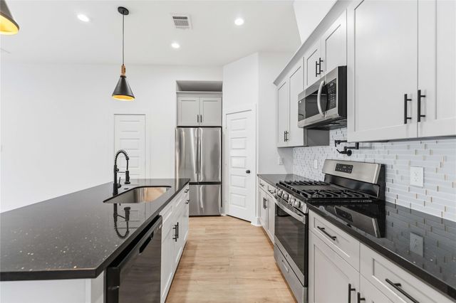 2217 Lee Street, Houston, TX 77026