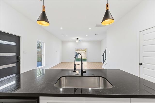 2217 Lee Street, Houston, TX 77026