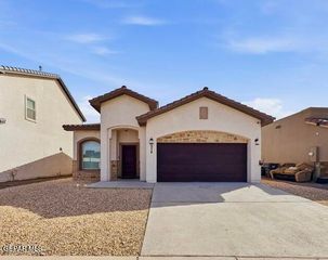 934 AIRSHIP Place, El Paso, TX 79936