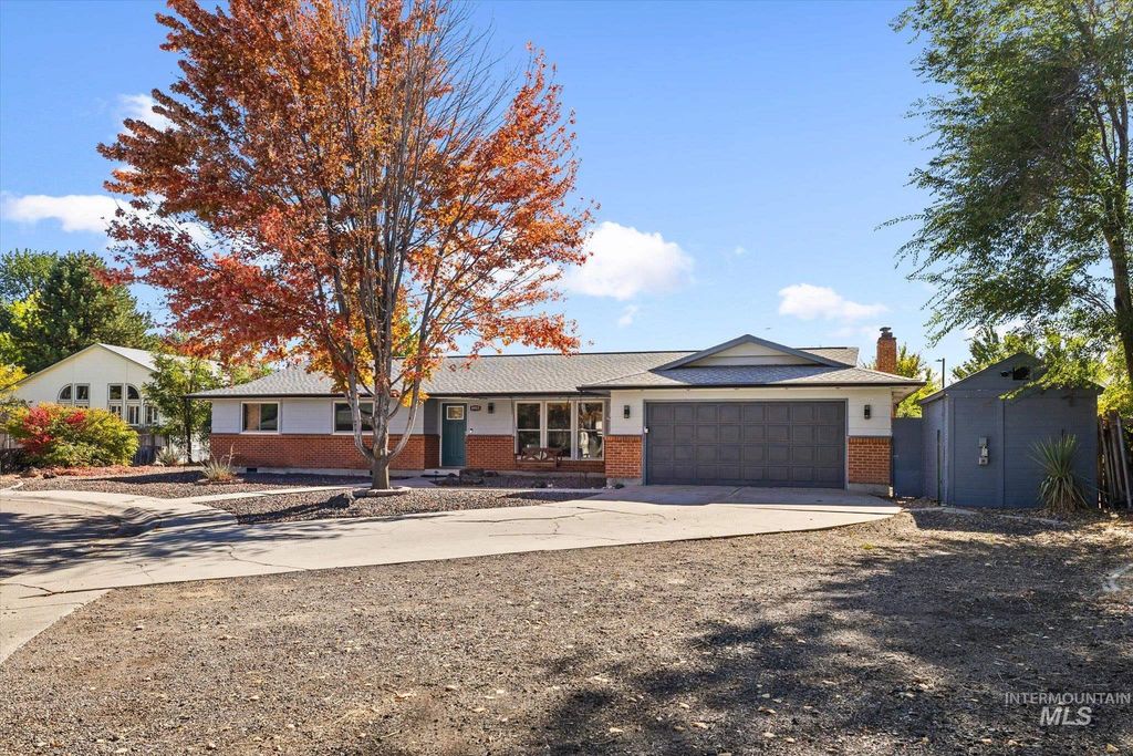 8955 W Sunflower Ct, Boise, ID 83704 photo 2