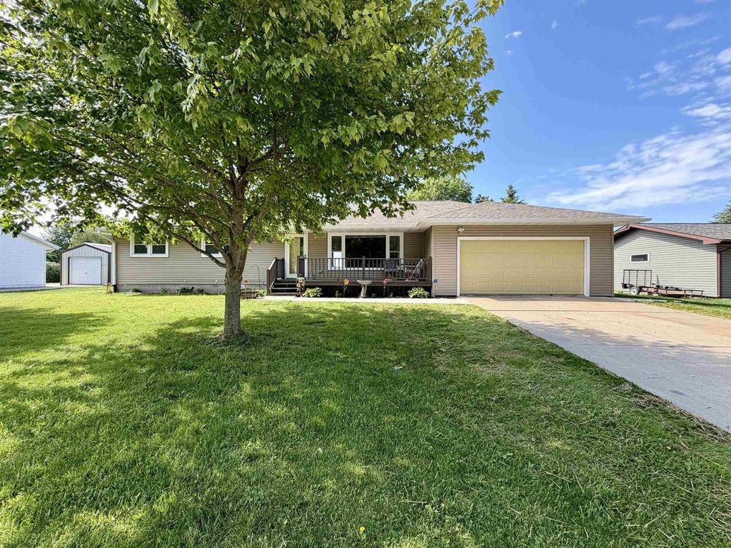 559 Summit Avenue, Monticello, WI 53570