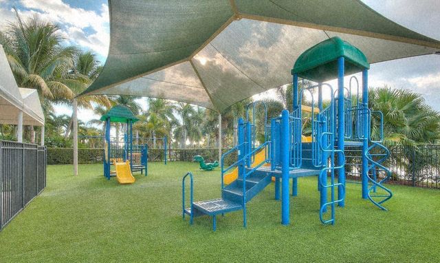 2064 Reston Circle, Royal Palm Beach, FL 33411