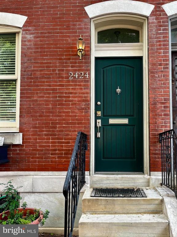 2424 LOMBARD ST, Philadelphia, PA 19146