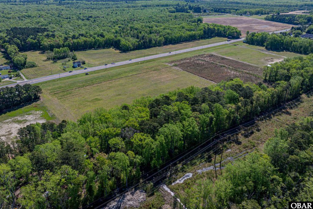 Image 18 of property listing at 5720 Caratoke Highway, Poplar Branch, NC 27965