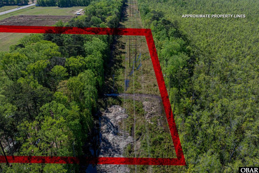 Image 20 of property listing at 5720 Caratoke Highway, Poplar Branch, NC 27965