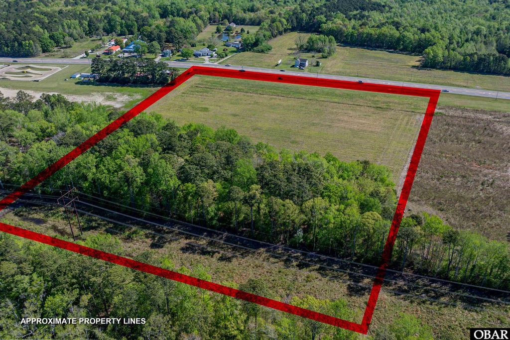 Image 5 of property listing at 5720 Caratoke Highway, Poplar Branch, NC 27965