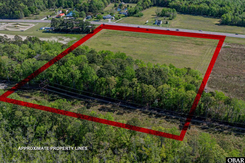 Image 7 of property listing at 5720 Caratoke Highway, Poplar Branch, NC 27965