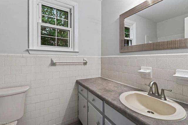 536 Quarterfield RD, Newport News, VA 23602