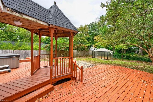 536 Quarterfield RD, Newport News, VA 23602