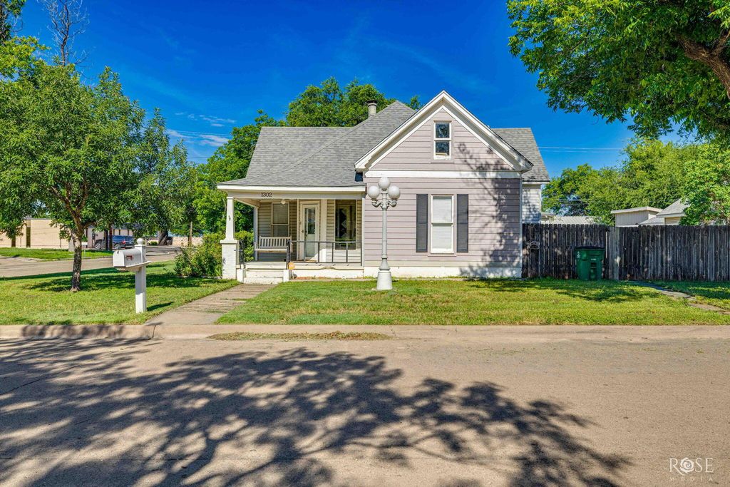 Image 1 of property listing at 1302 S David Street, San Angelo, TX 76903