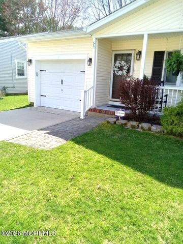 65 Northumberland Drive, Toms River, NJ 08757
