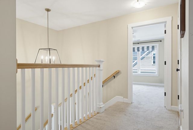 52 Calla Road, Londonderry, NH 03053