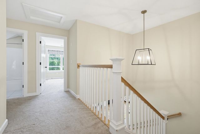 52 Calla Road, Londonderry, NH 03053