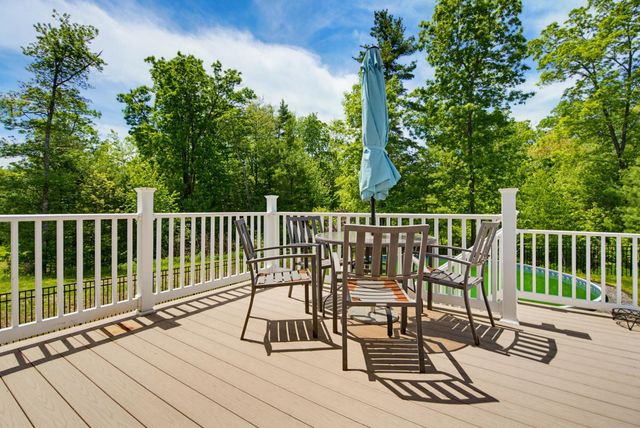 52 Calla Road, Londonderry, NH 03053