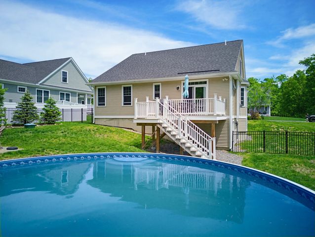 52 Calla Road, Londonderry, NH 03053