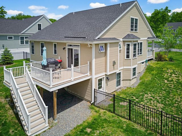 52 Calla Road, Londonderry, NH 03053