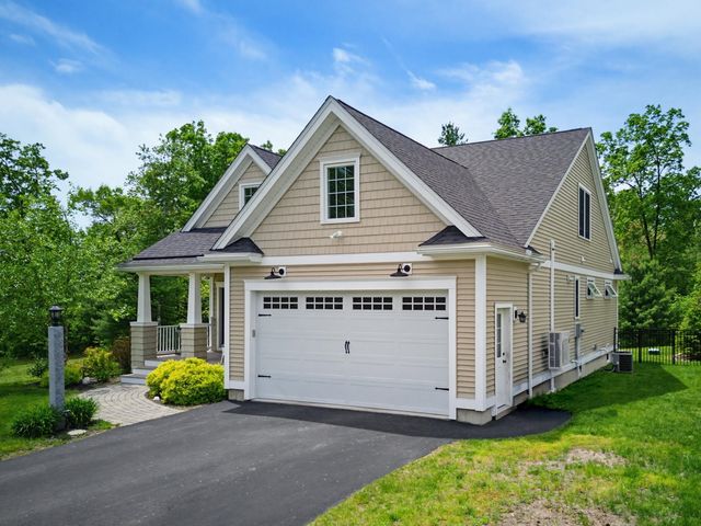 52 Calla Road, Londonderry, NH 03053
