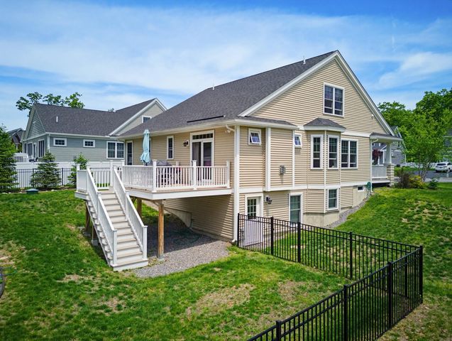 52 Calla Road, Londonderry, NH 03053