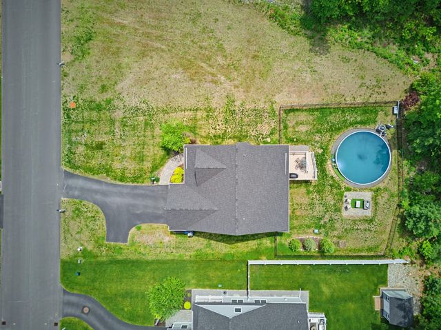 52 Calla Road, Londonderry, NH 03053