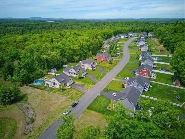 52 Calla Road, Londonderry, NH 03053