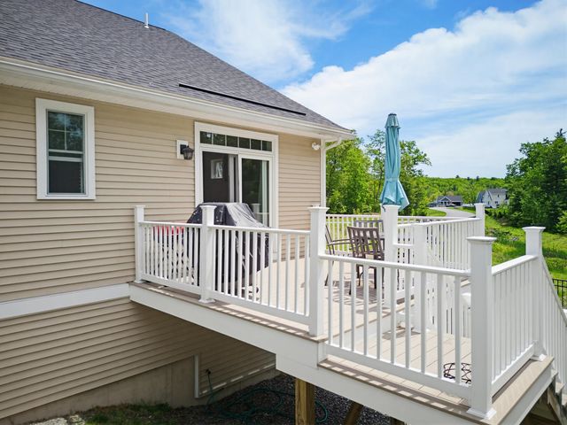 52 Calla Road, Londonderry, NH 03053