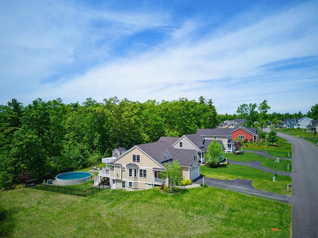 52 Calla Road, Londonderry, NH 03053