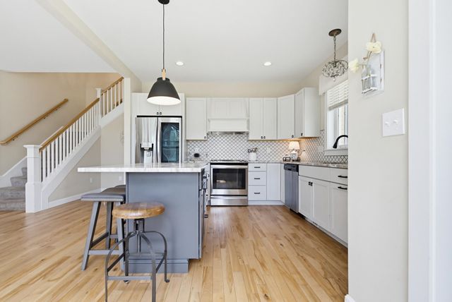 52 Calla Road, Londonderry, NH 03053