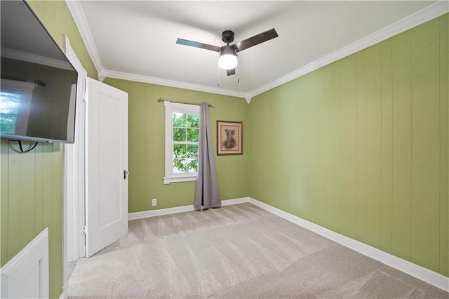 4201 Roanoke Road, Kansas City, MO 64111