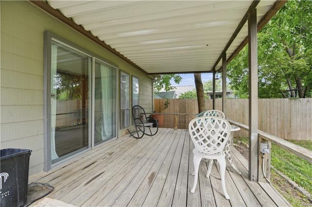 4201 Roanoke Road, Kansas City, MO 64111
