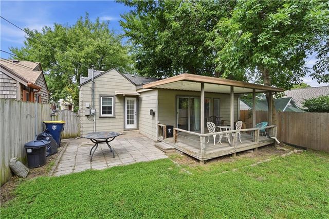 4201 Roanoke Road, Kansas City, MO 64111