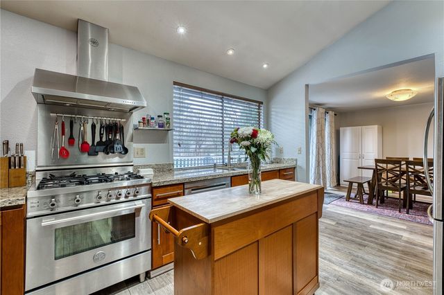 3770 SE Buckingham Drive, Port Orchard, WA 98366