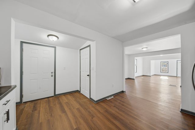 1213 W Fourth Street, Dixon, IL 61021