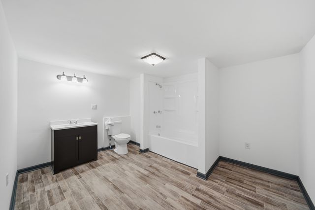 1213 W Fourth Street, Dixon, IL 61021