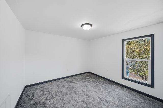 1213 W Fourth Street, Dixon, IL 61021