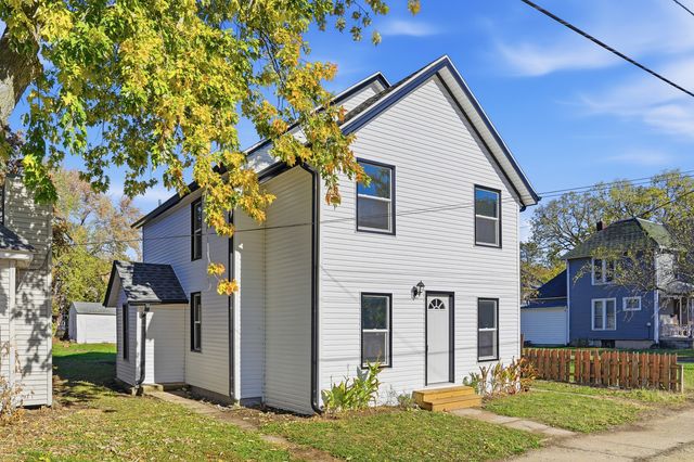 1213 W Fourth Street, Dixon, IL 61021
