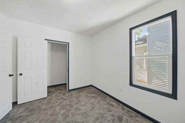 1213 W Fourth Street, Dixon, IL 61021