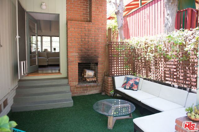 1828 N Beverly Glen Boulevard, Los Angeles, CA 90077