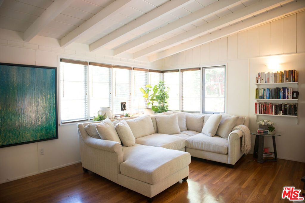 1828 N Beverly Glen Boulevard, Los Angeles, CA 90077