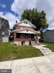 220 27TH AVE, Altoona, PA 16601